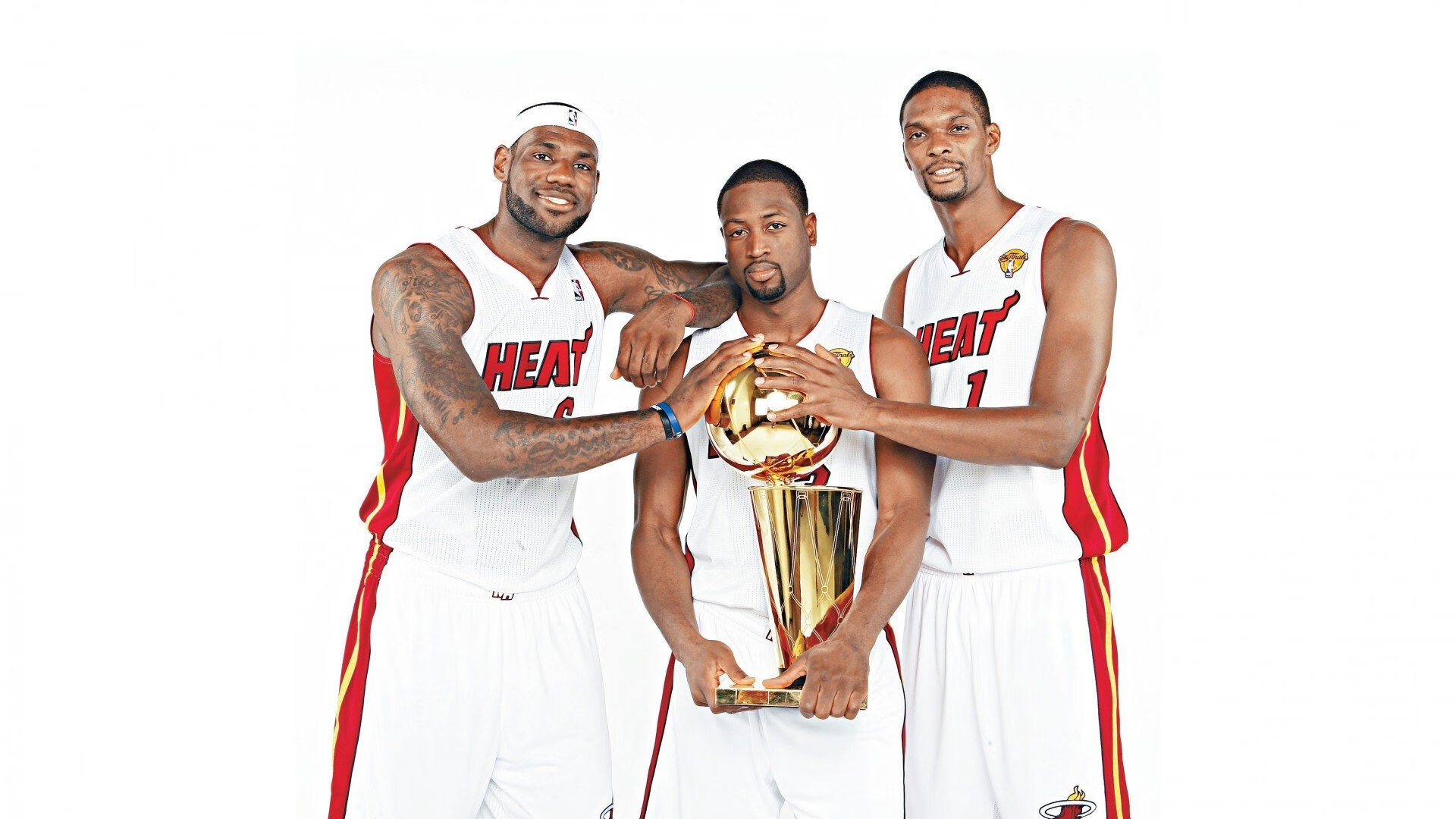 对关键对手拼搏表现凝聚团队士气，关键在队伍